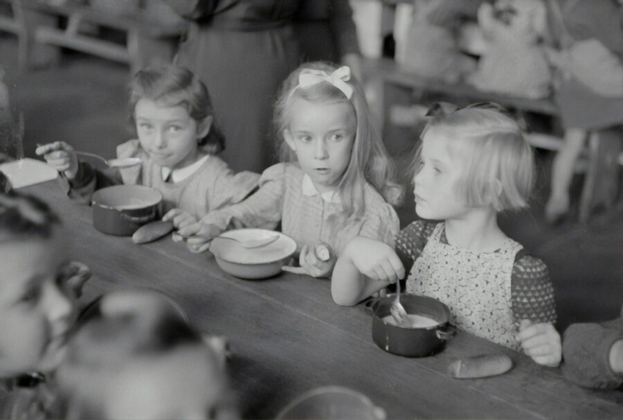 Nahrungsmittelhilfe aus den Vereinigten Staaten 1947 Foto aus der Österreichischen Nationalbibliothek skaliert e1724095098640